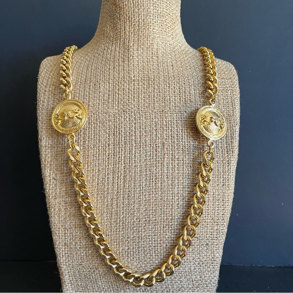 Vintage Paris singed 90’s chunky Gold-Tone link Necklace .